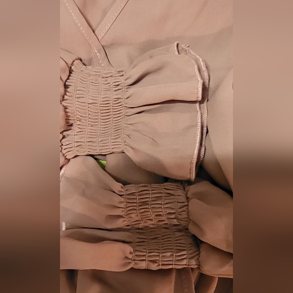 med) No Comment Blouse - Picture 3 of 5